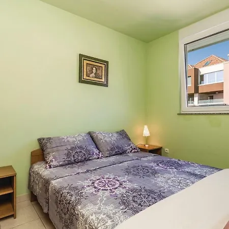 Two-bedroom In Apartamento