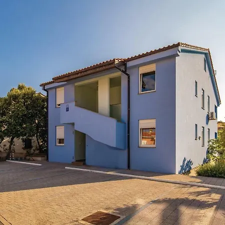 Apartamento Two-bedroom In Mandre